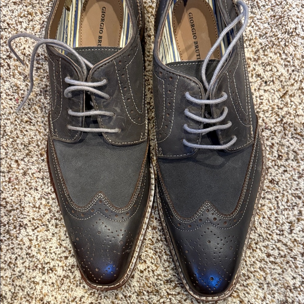 Giorgio Brutini Men's Black Wingtip Oxfords - Picture 2 of 6